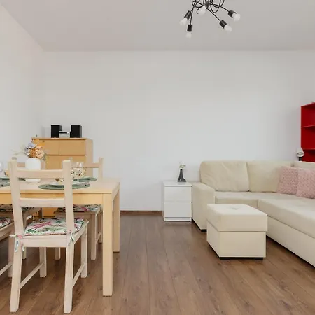 Spacious Family With Parking & Balcony In Warsaw, Bielany By Renters Appartamento Varsavia