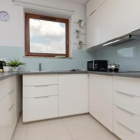Apartment Spacious Family With Parking & Balcony In Warsaw, Bielany By Renters *